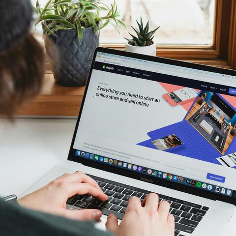 shopify custom built website