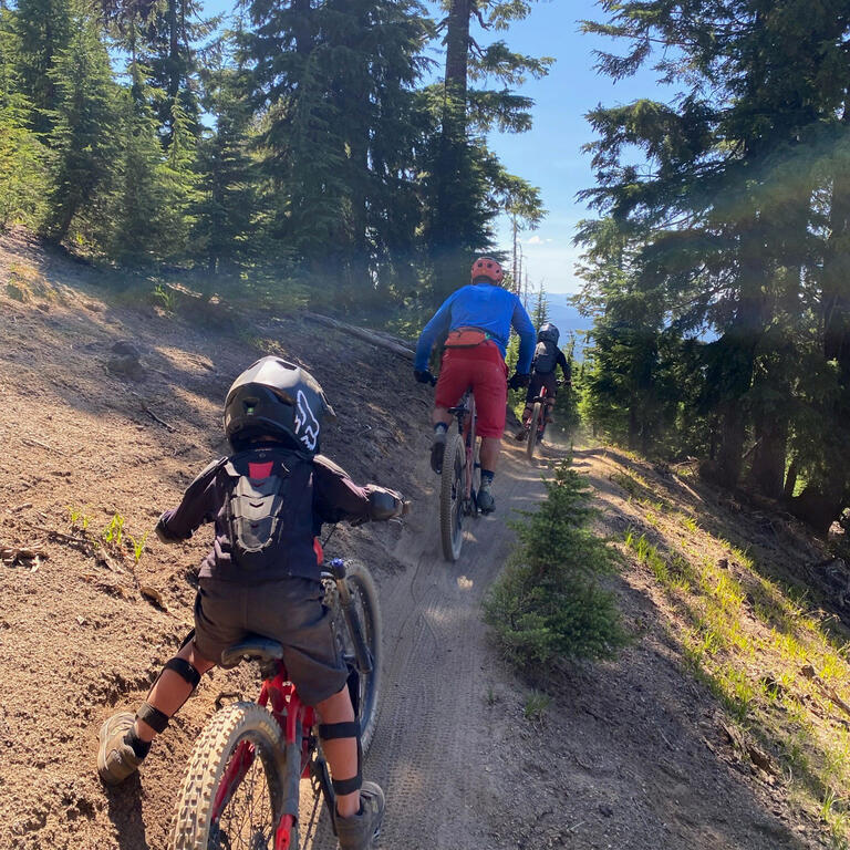 kids mountain biking at mt bachelor