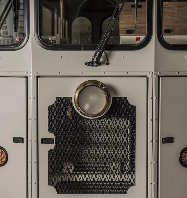 trolley bus front